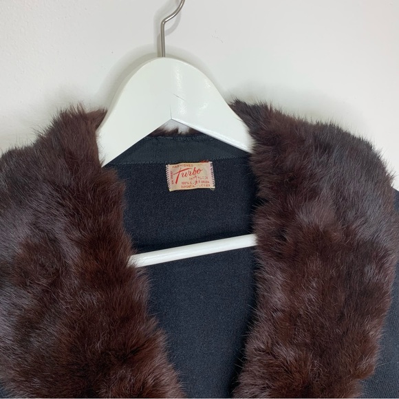 Black Real Fur Collar Cropped Knit Cardigan - Picture 3 of 12